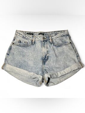 Wild Fable light wash High Rise Mom Jean shorts denim shorts Size 8🌿